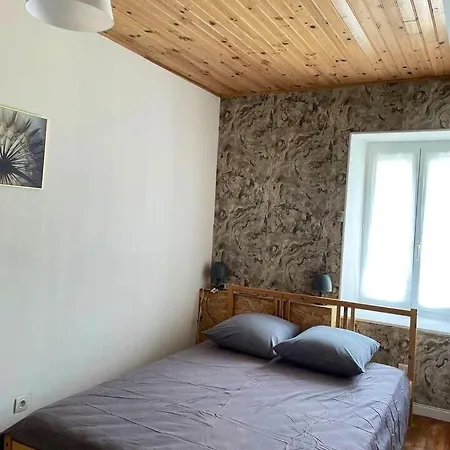 Feriehus Charmante Maison De Village 30 Min Puy Dufou