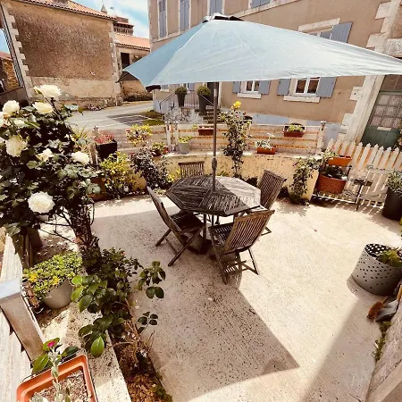 別荘 Charmante Maison De Village 30 Min Puy Dufou Bazoges-en-Pareds