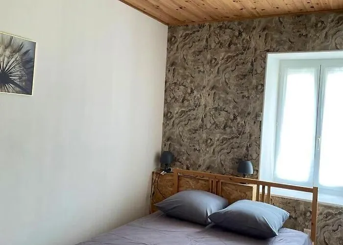 Dom wakacyjny Charmante Maison De Village 30 Min Puy Dufou