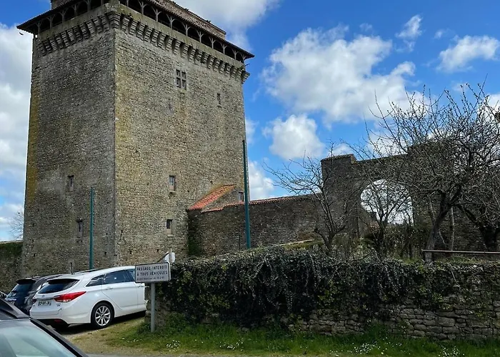 Dom wakacyjny Charmante Maison De Village 30 Min Puy Dufou